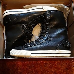 AZ CRISS, 7 Medium, black converse